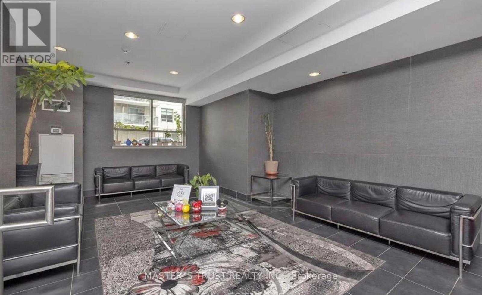 302 - 812 Lansdowne Avenue, Toronto, Ontario  M6H 4K5 - Photo 2 - W13542332