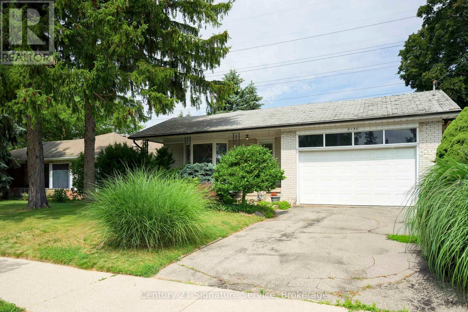 2150 Greenhurst Avenue, Mississauga, Ontario L4X 1J6 - Photo 1 - W13542372