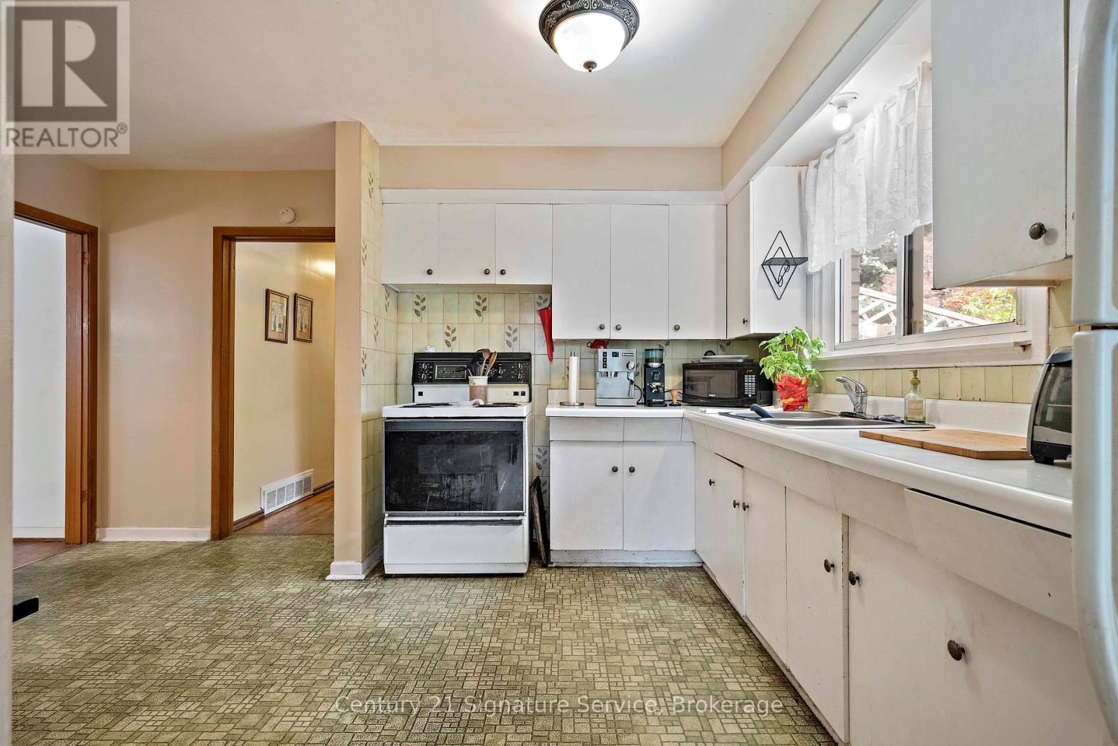 2150 Greenhurst Avenue, Mississauga, Ontario L4X 1J6 - Photo 9 - W13542372