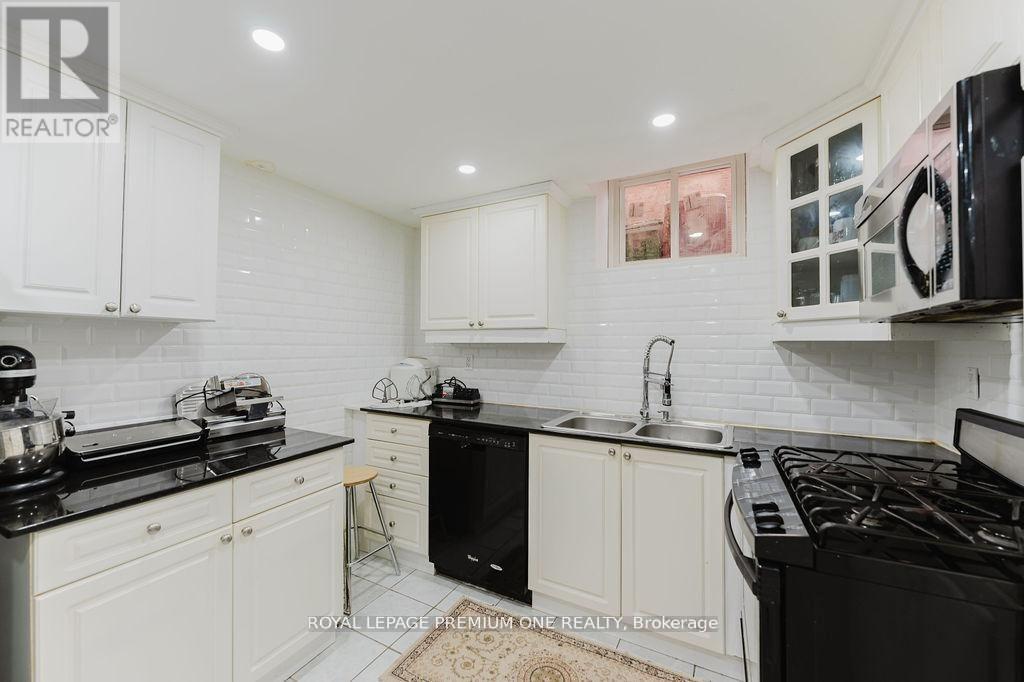 25 Sir Lancelot Court, Caledon, Ontario  L7E 1N3 - Photo 40 - W13542452