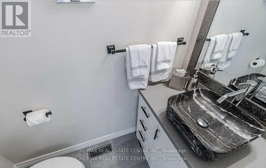 2046 Glenada Crescent, Oakville, Ontario  L6H 4M3 - Photo 17 - W13542522