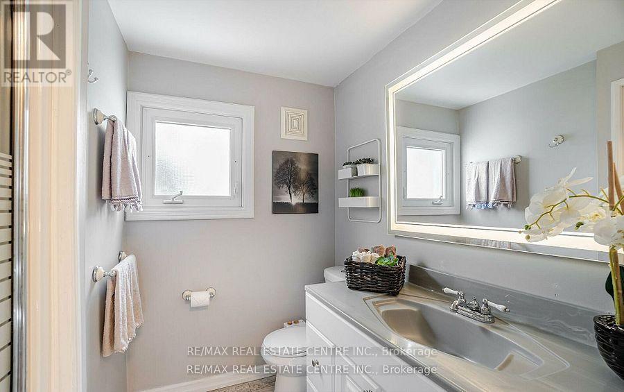 2046 Glenada Crescent, Oakville, Ontario  L6H 4M3 - Photo 24 - W13542522