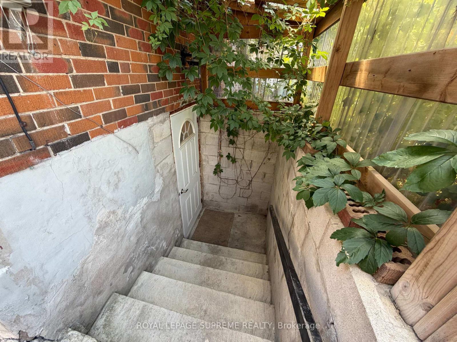 Bsmt - 1074 Briar Hill Avenue, Toronto, Ontario  M6B 1M7 - Photo 2 - W13542528