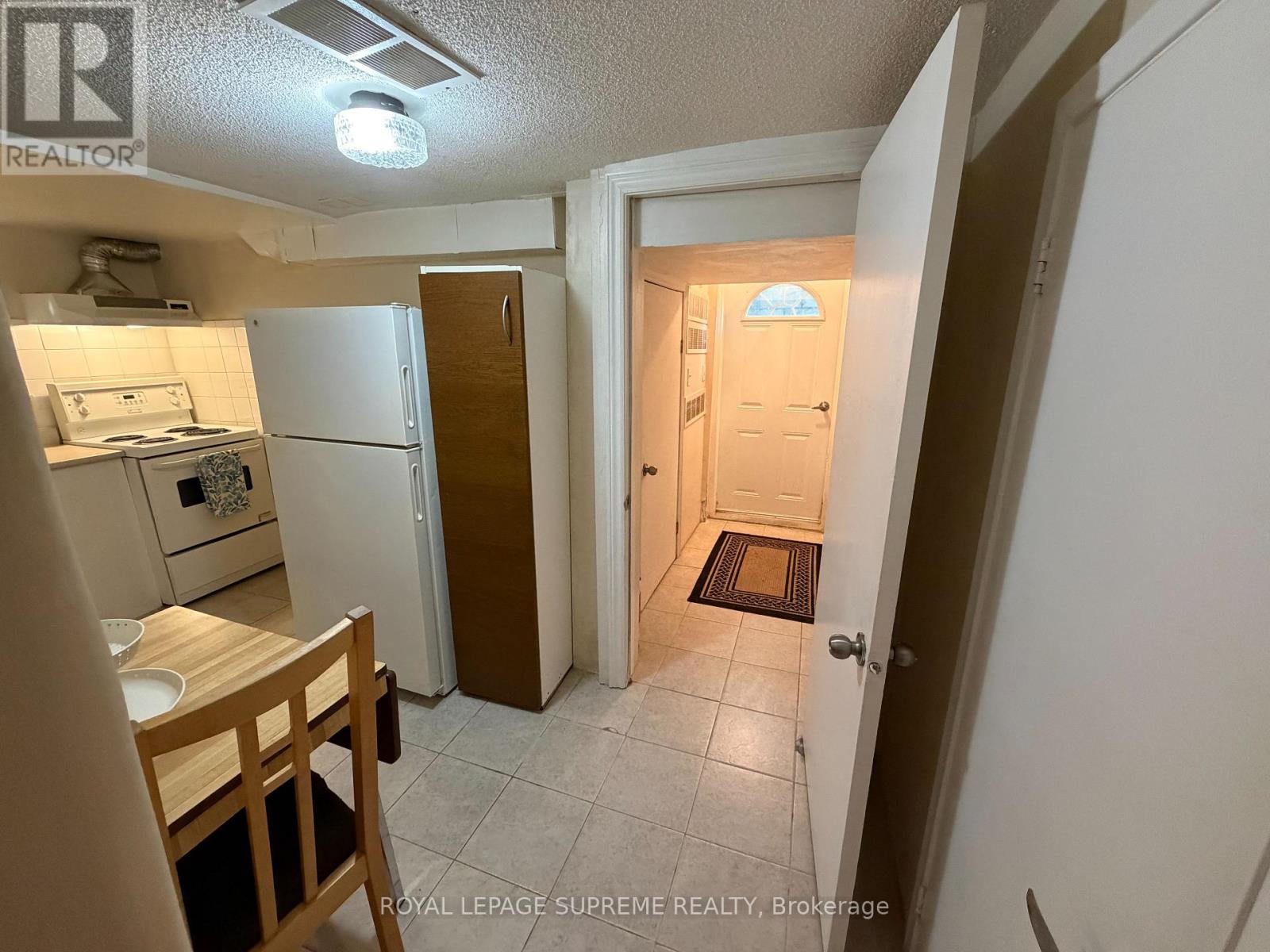 Bsmt - 1074 Briar Hill Avenue, Toronto, Ontario  M6B 1M7 - Photo 3 - W13542528