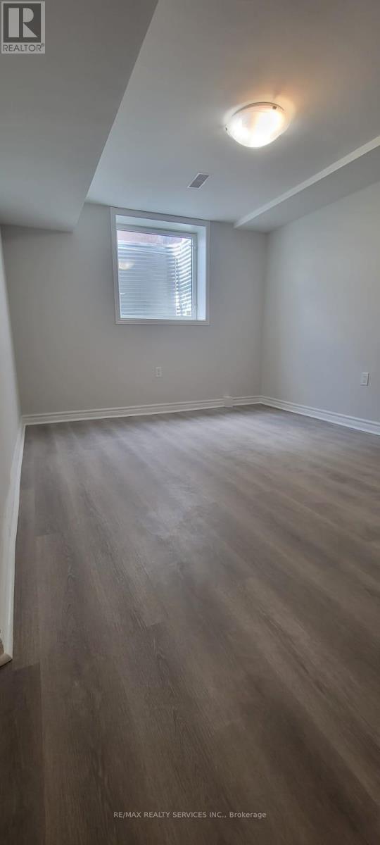 5 Greenwood Crescent, Brampton, Ontario L6S 1T2 - Photo 1 - W13542586