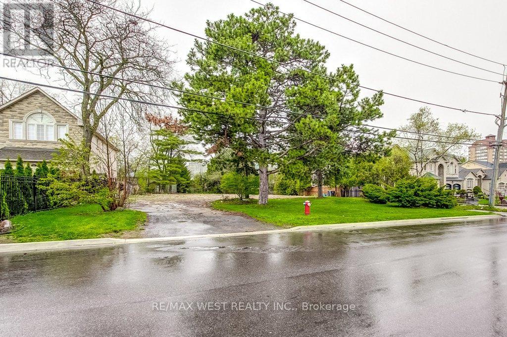 Part Lot 1 Fairview Road W, Mississauga, Ontario  L5B 1K7 - Photo 3 - W13542610