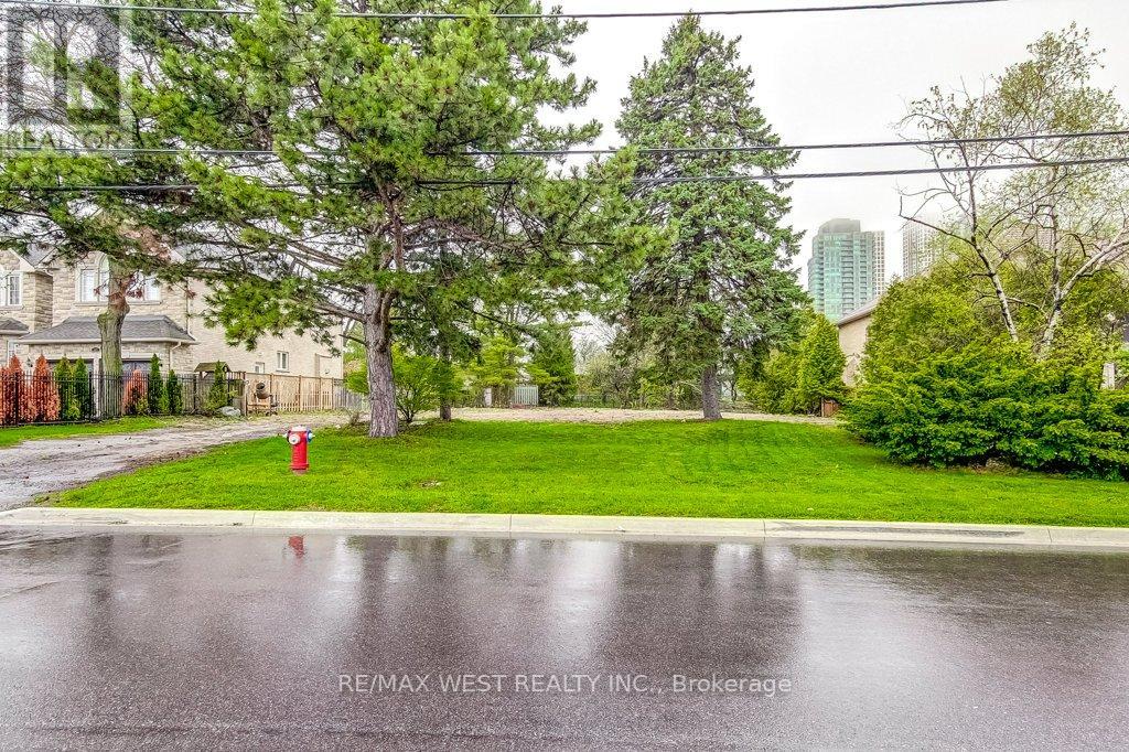 Part Lot 1 Fairview Road W, Mississauga, Ontario  L5B 1K7 - Photo 4 - W13542610