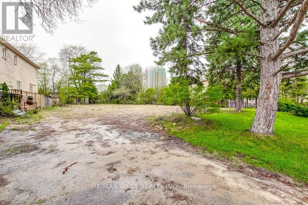 Part Lot 1 Fairview Road W, Mississauga, Ontario  L5B 1K7 - Photo 5 - W13542610