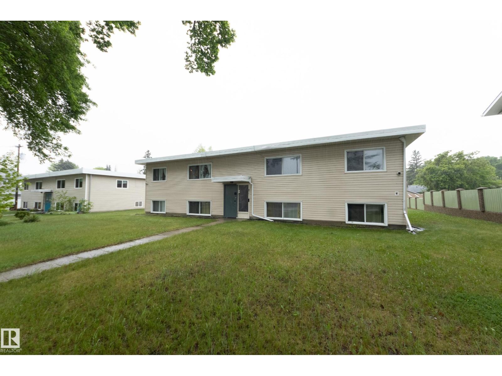 3811 116 AV NW, edmonton, Alberta