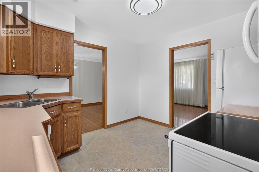 4018 Casgrain, Windsor, Ontario  N9G 2A5 - Photo 12 - 26016494