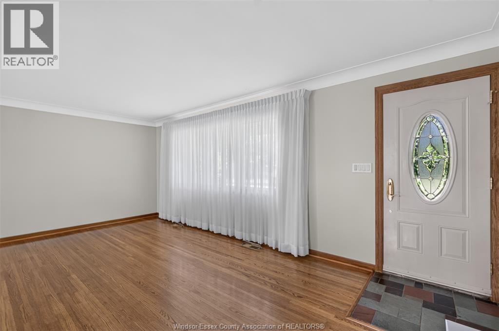 4018 Casgrain, Windsor, Ontario  N9G 2A5 - Photo 8 - 26016494