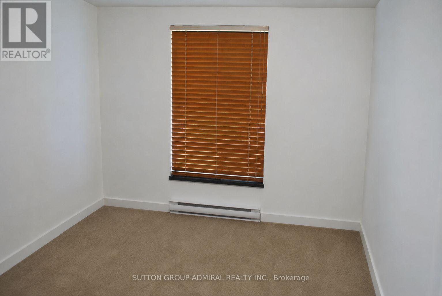 Upper - 177 Logan Avenue, Toronto, Ontario  M4M 2N2 - Photo 9 - E13502634