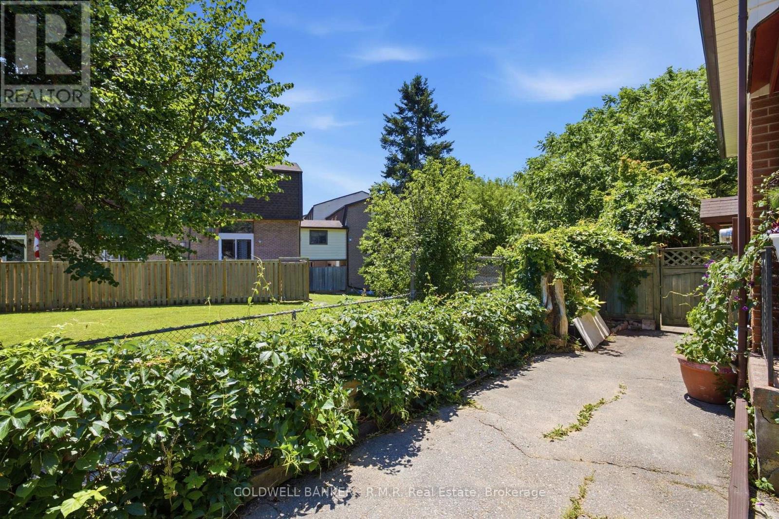 358 Camelot Court, Oshawa, Ontario  L1G 6P7 - Photo 5 - E13542402
