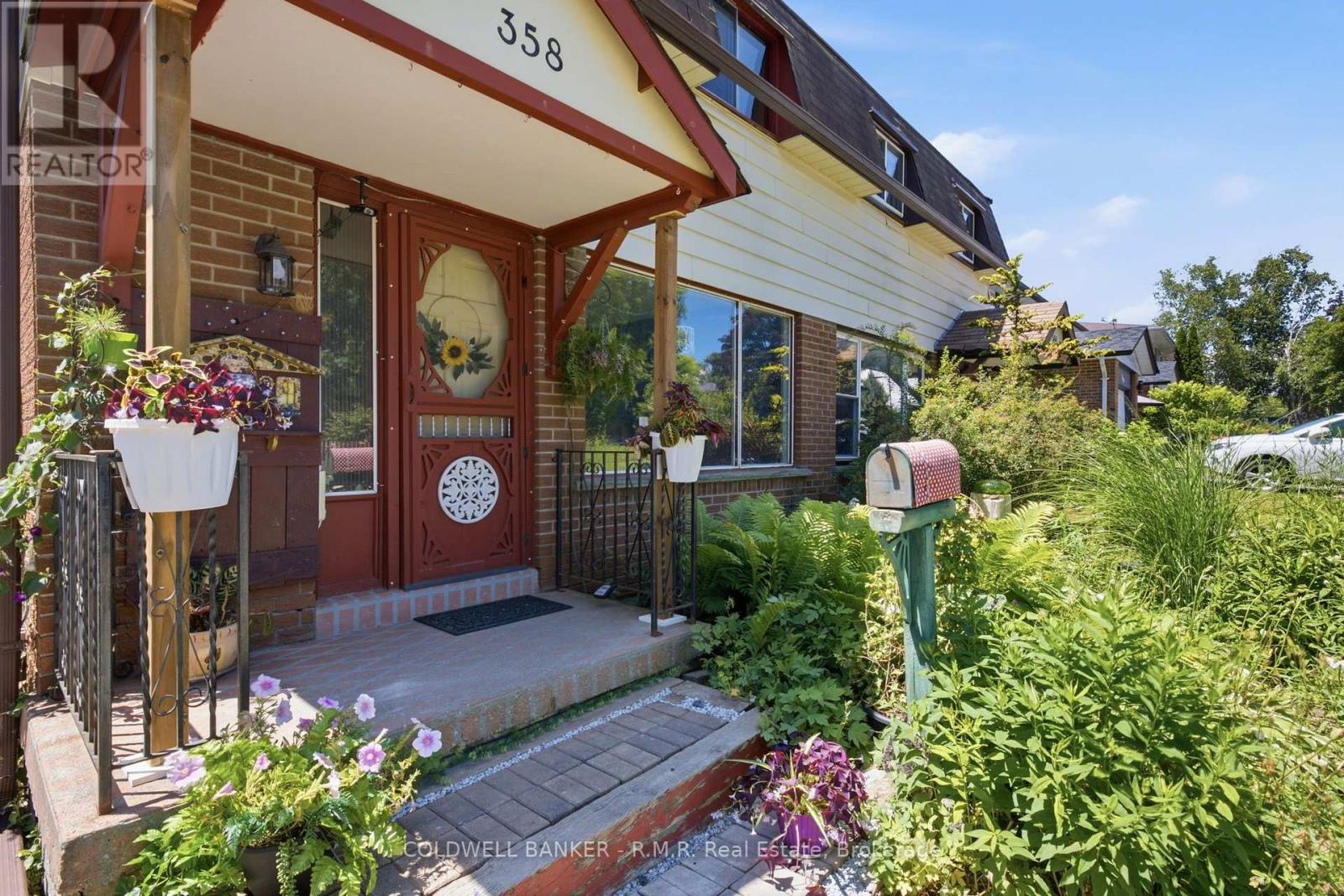 358 Camelot Court, Oshawa, Ontario  L1G 6P7 - Photo 6 - E13542402