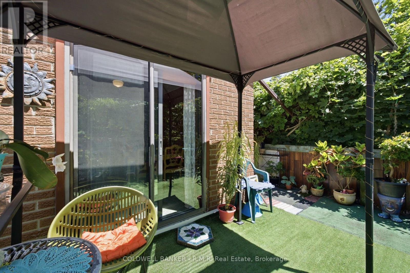 358 Camelot Court, Oshawa, Ontario  L1G 6P7 - Photo 8 - E13542402