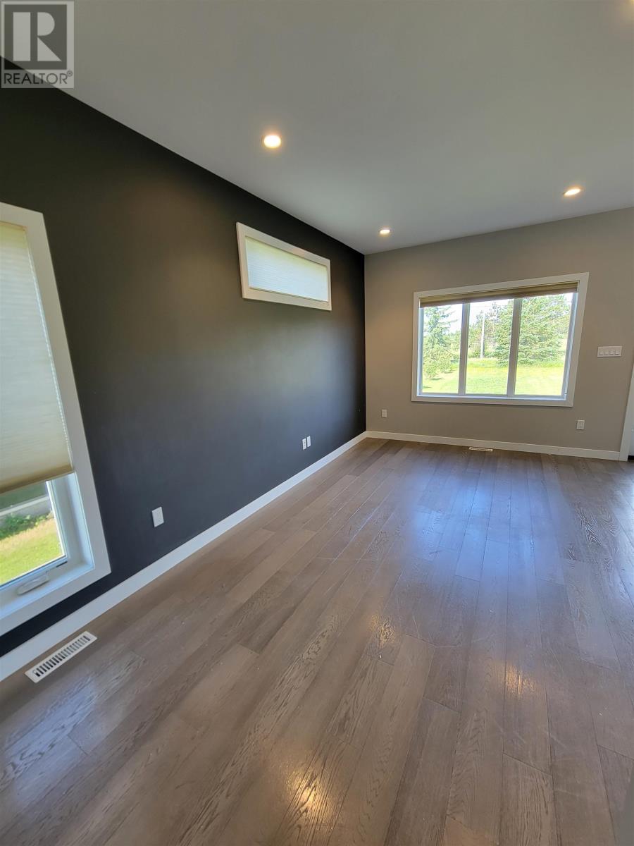 32 Linton Street, Emo, Ontario  P0W 1E0 - Photo 4 - TB2601852