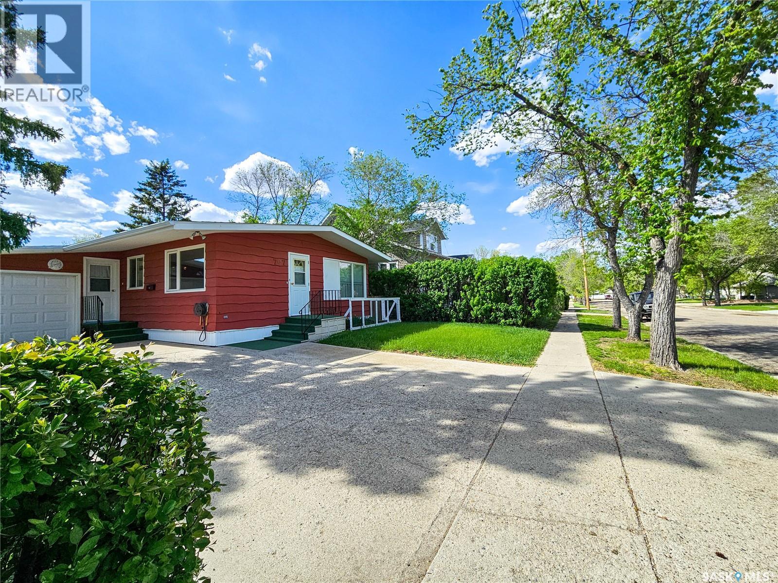 707 Markland Street, Rosetown, Saskatchewan  S0L 2V0 - Photo 3 - SK042040
