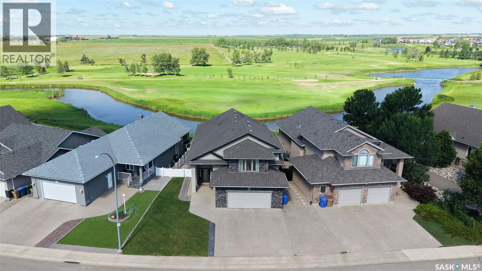 8095 Fairways West Drive, Regina, Saskatchewan  S4Y 0A4 - Photo 2 - SK042038