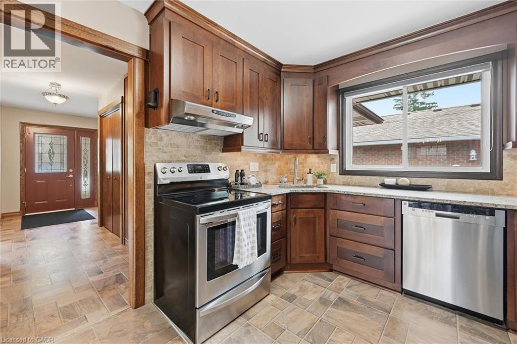 38 James Street, Dundas, Ontario  L9H 2J6 - Photo 13 - 40846108