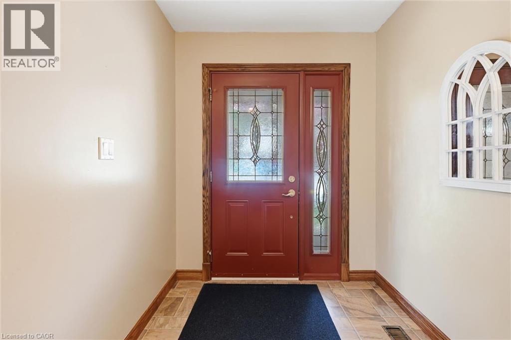 38 James Street, Dundas, Ontario  L9H 2J6 - Photo 4 - 40846108