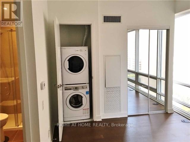 2604 - 15 Grenville Street, Toronto, Ontario  M4Y 0B9 - Photo 2 - C13542838
