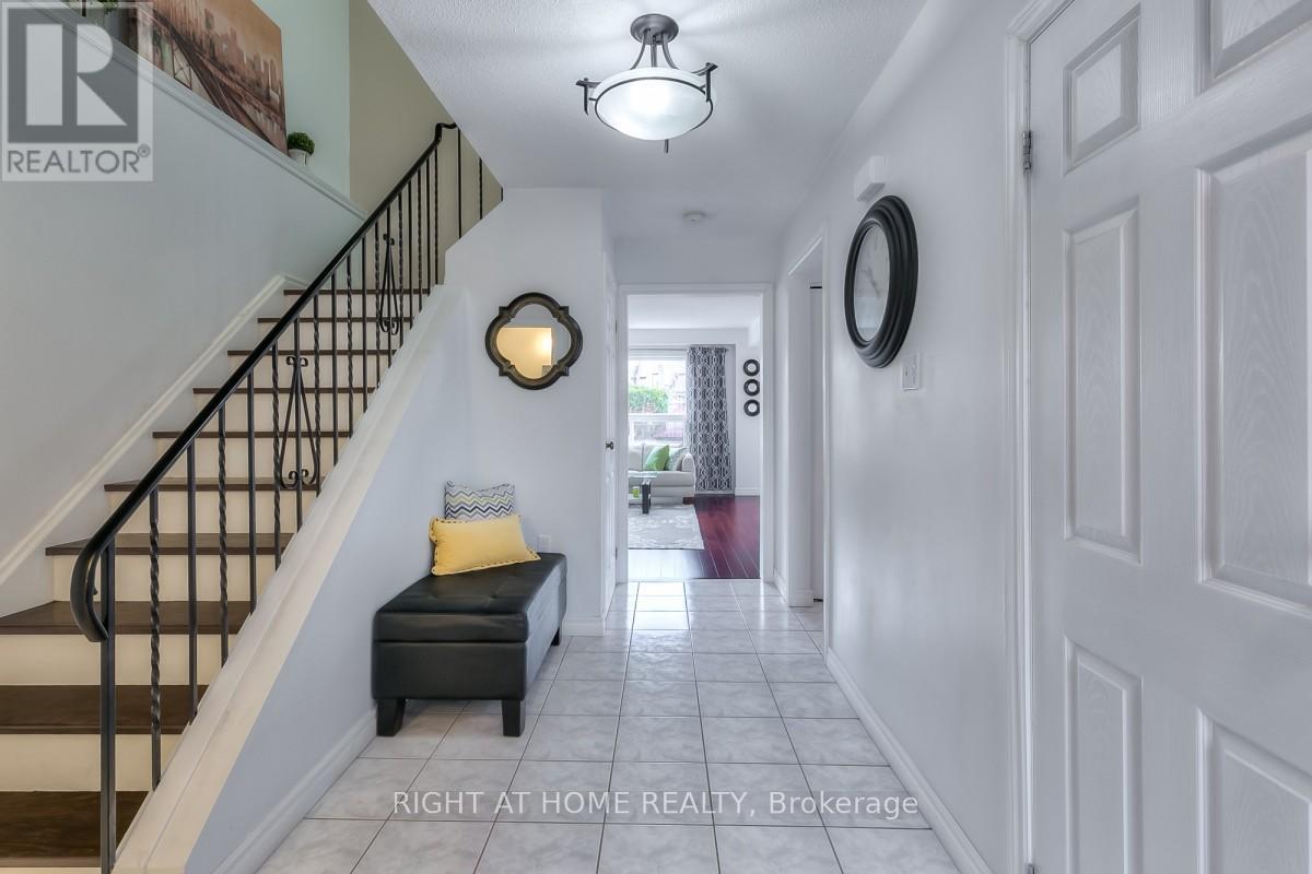 76 Ashridge Drive, Toronto, Ontario M1V 1P2 - Photo 3 - E13542706