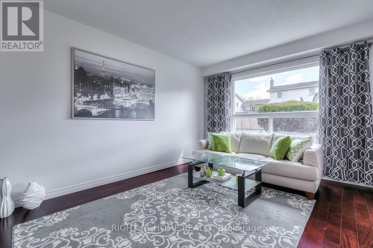 76 Ashridge Drive, Toronto, Ontario M1V 1P2 - Photo 5 - E13542706