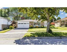 134 OAKMEADOW BOULEVARD, Toronto, Ontario