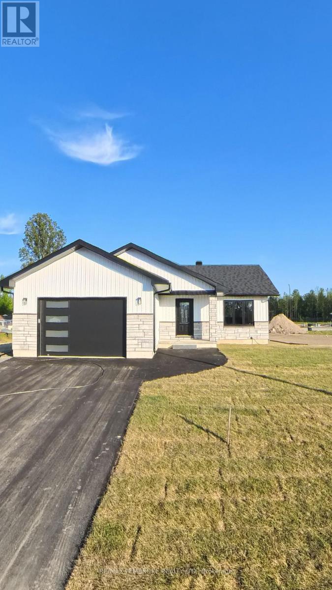 62 EDDY CRESCENT, Pembroke, Ontario