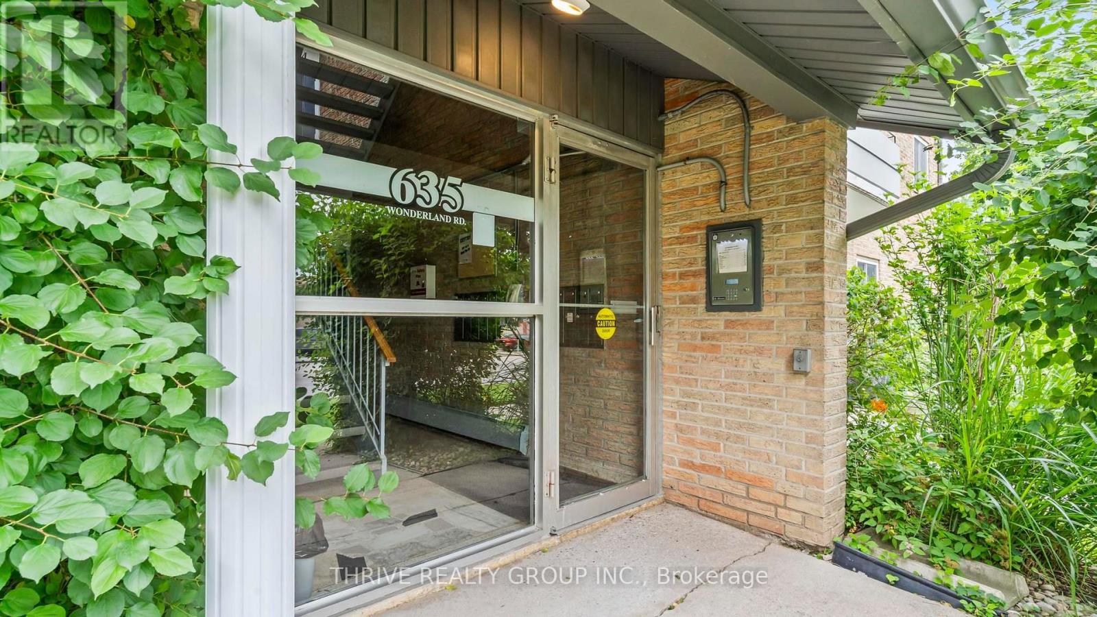 4 - 635 Wonderland Road S, London South, Ontario  N6K 1M1 - Photo 2 - X13542828