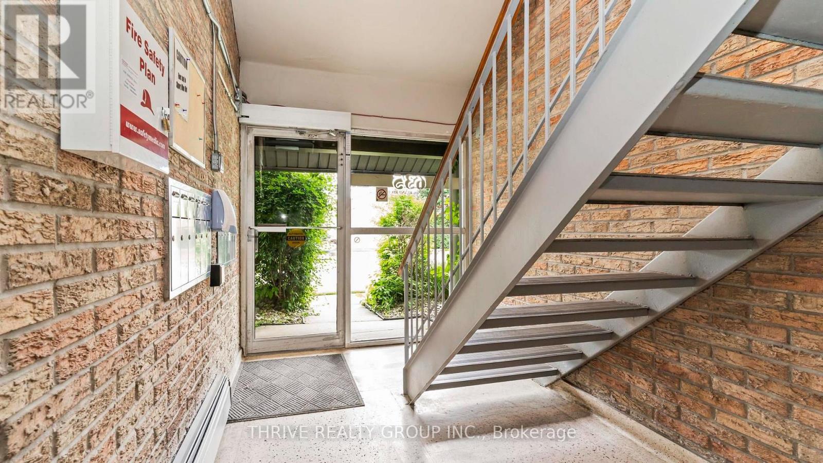 4 - 635 Wonderland Road S, London South, Ontario  N6K 1M1 - Photo 3 - X13542828