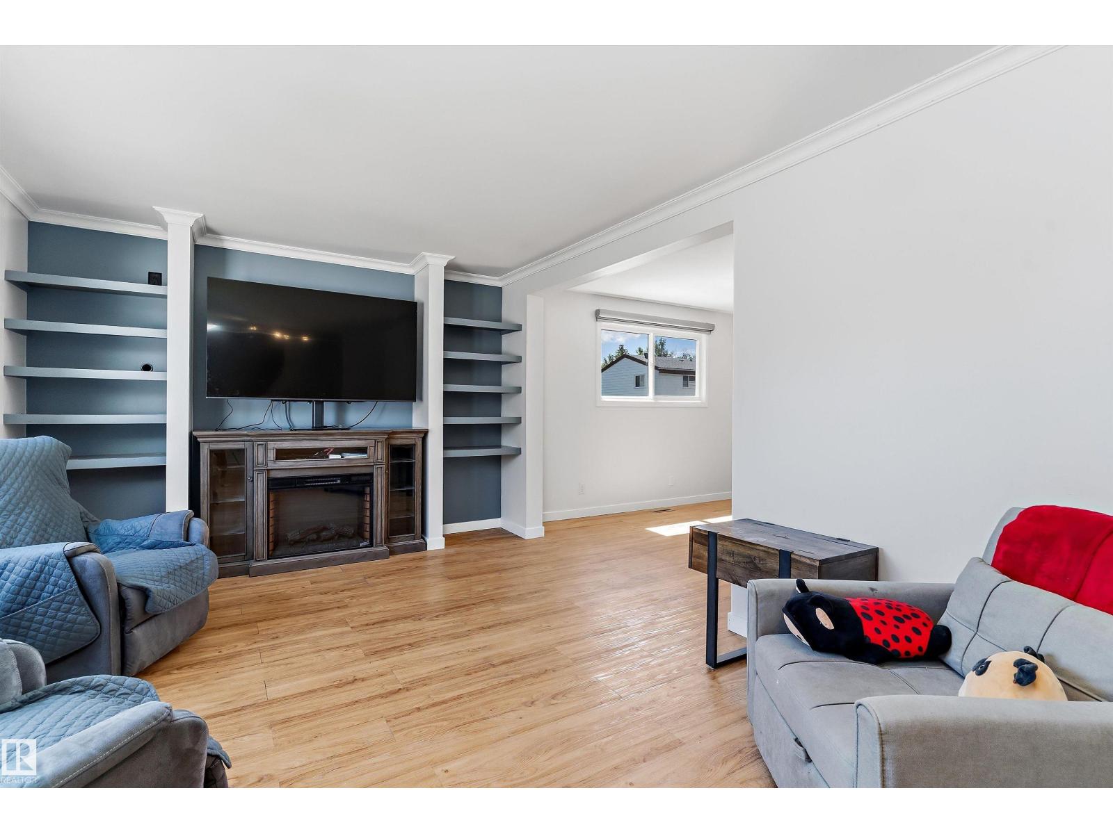 14f Twin Tc NW, Edmonton, Alberta  T6K 1V4 - Photo 4 - E4497802