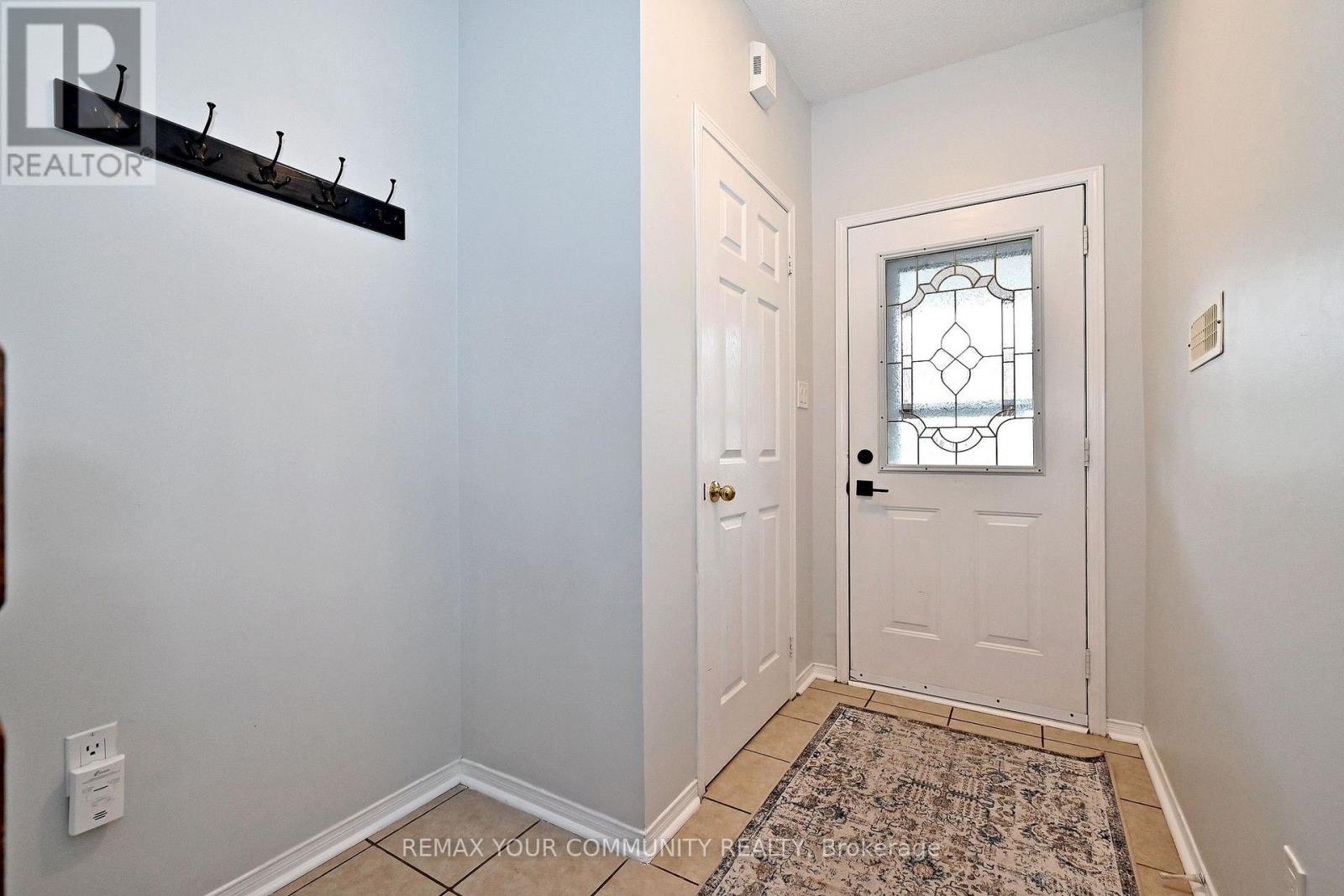 57 Hattie Court, Georgina, Ontario  L4P 3Z8 - Photo 5 - N13542646