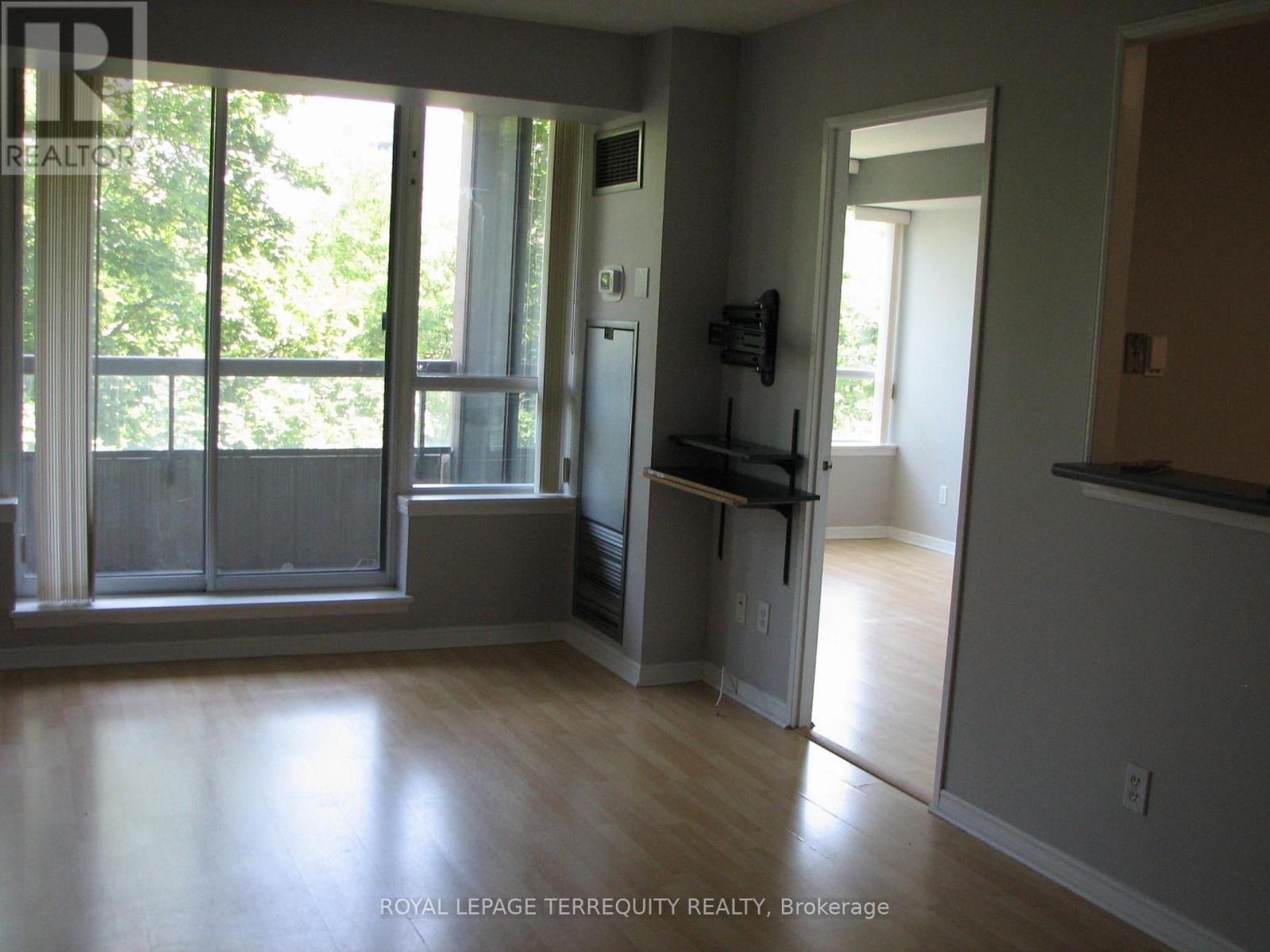 306 - 81 Townsgate Drive, Vaughan (Crestwood-Springfarm-Yorkhill), Ontario  L4J 8E6 - Photo 2 - N13542766