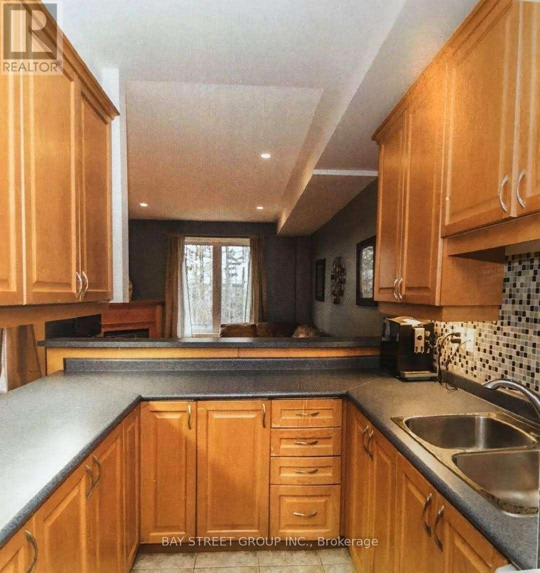 4 Williams Street, Markham, Ontario  L6C 0C2 - Photo 4 - N13542852