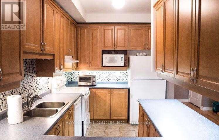 4 Williams Street, Markham, Ontario  L6C 0C2 - Photo 5 - N13542852