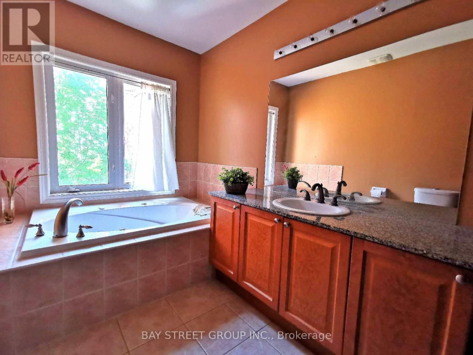 4 Williams Street, Markham, Ontario  L6C 0C2 - Photo 7 - N13542852