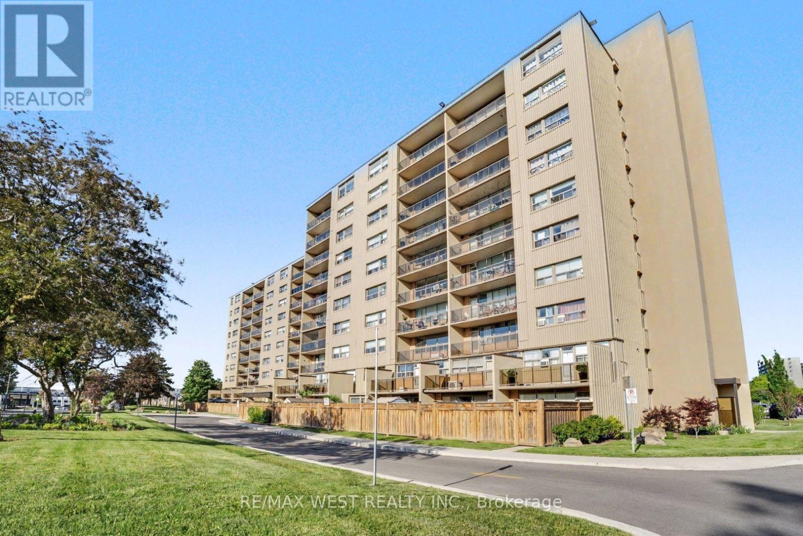 807 - 15 NICKLAUS DRIVE, Hamilton (Vincent)