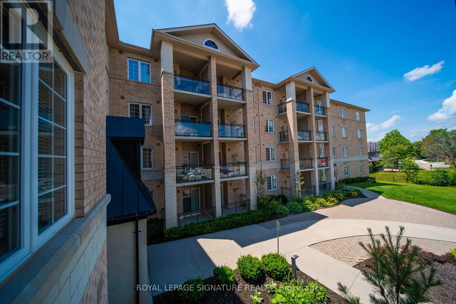 228 - 1077 GORDON STREET, Guelph (Clairfields/Hanlon Business Park)