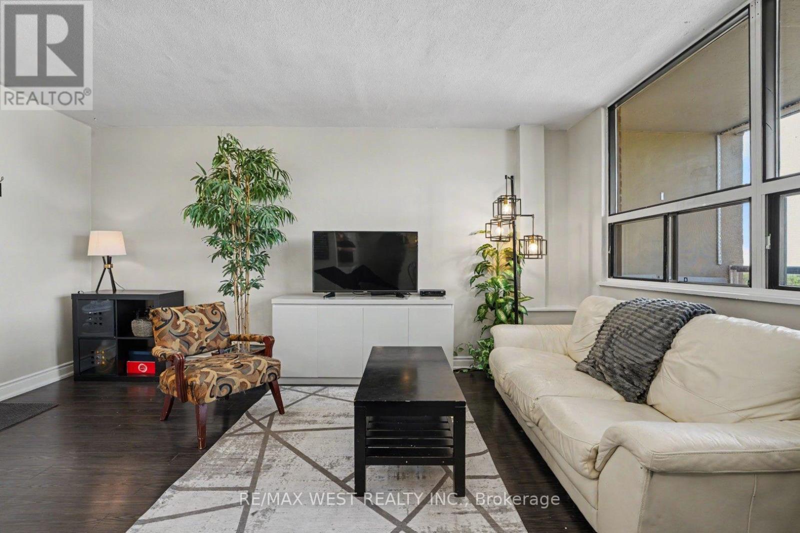 807 - 15 Nicklaus Drive, Hamilton, Ontario  L8K 5J5 - Photo 4 - X13542740