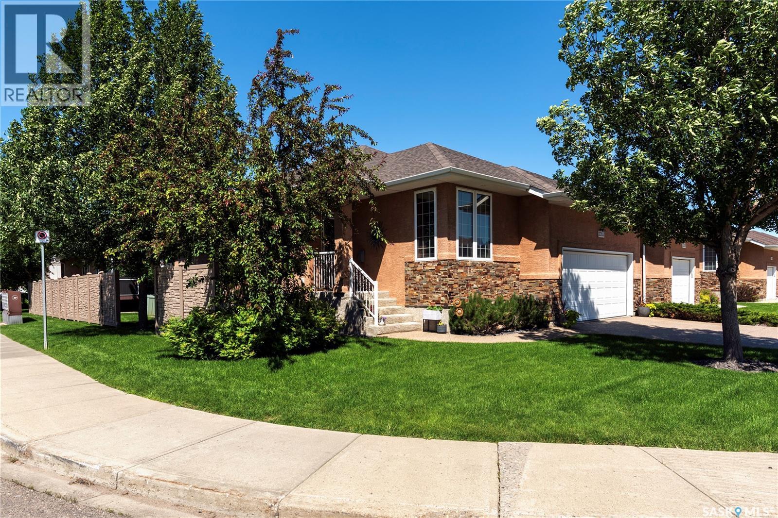 2202 Arens ROAD E, Regina, Saskatchewan