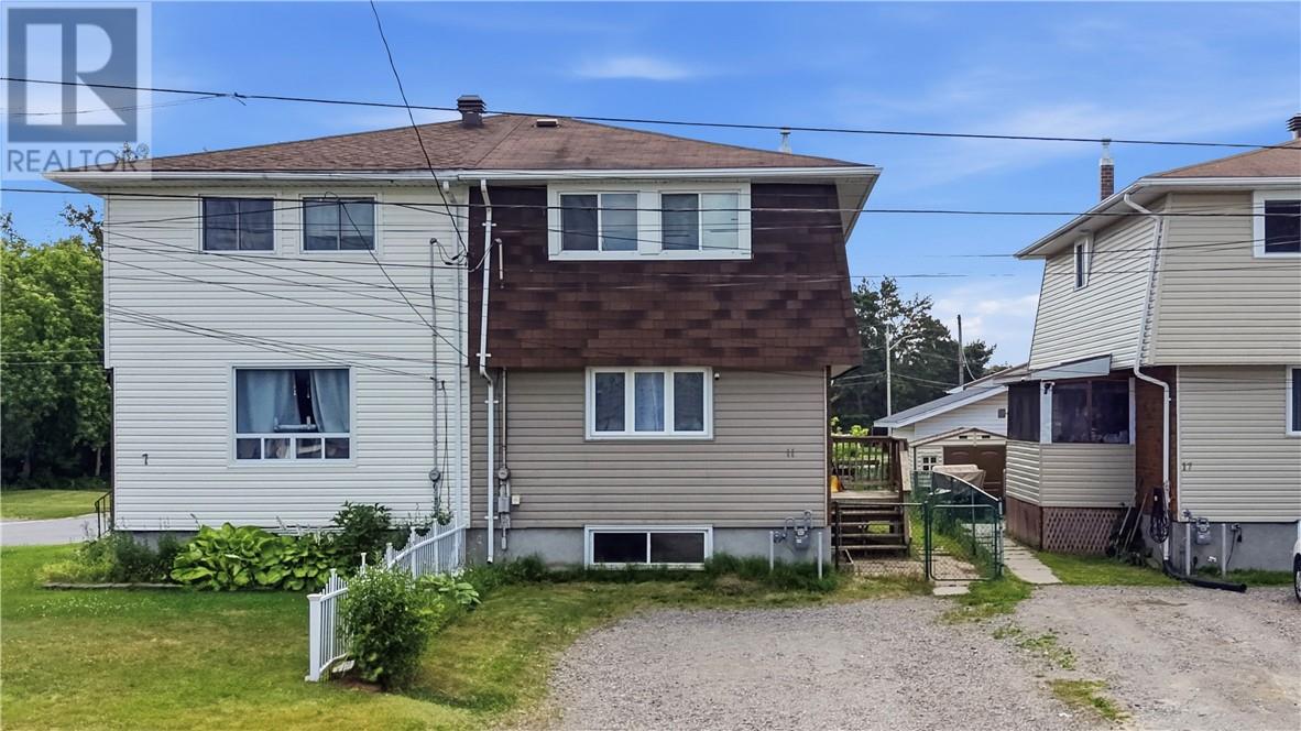 11 Goldie Street, Chelmsford, Ontario  P0M 1L0 - Photo 1 - 2129116