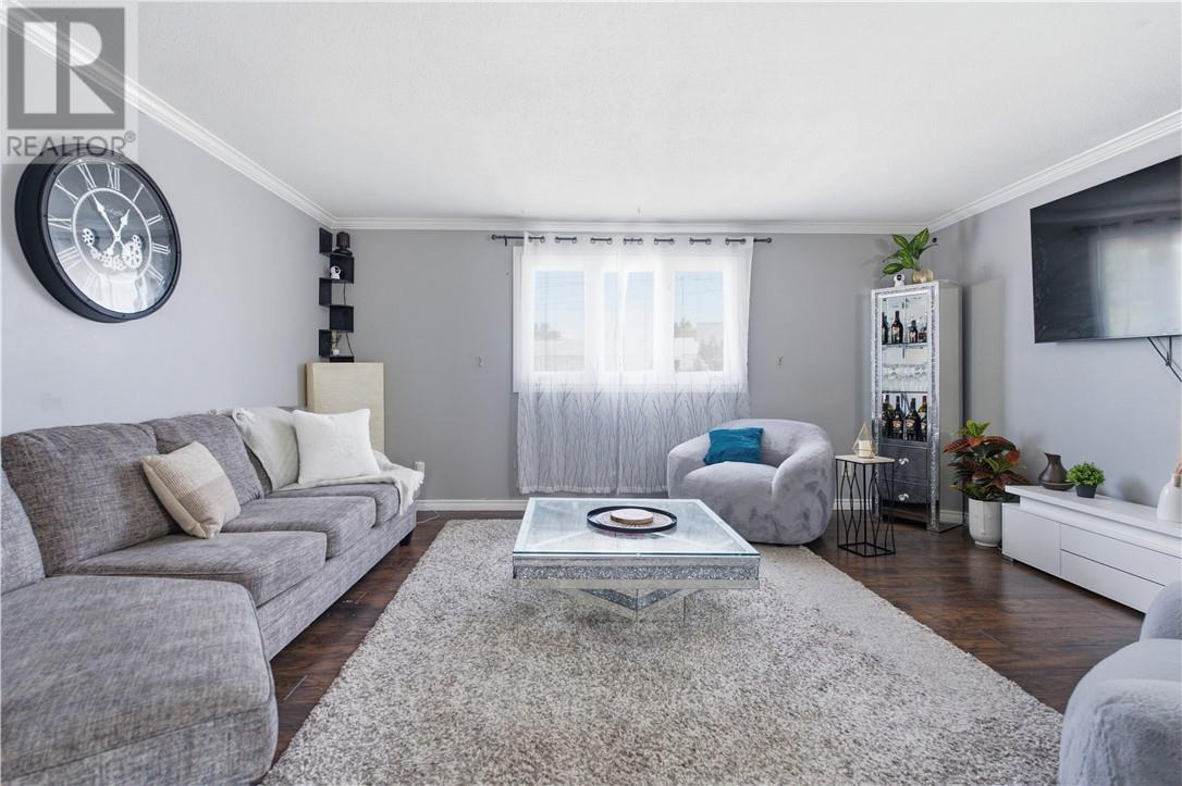 11 Goldie Street, Chelmsford, Ontario  P0M 1L0 - Photo 2 - 2129116