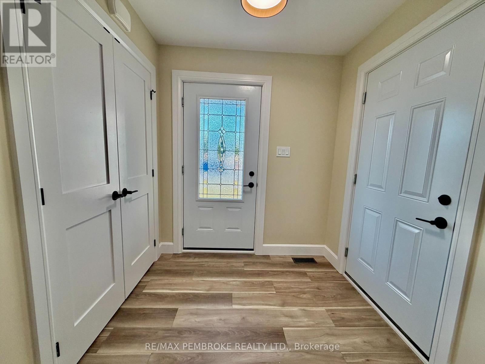13 Eddy Crescent, Pembroke, Ontario  K8A 0M1 - Photo 5 - X12796086
