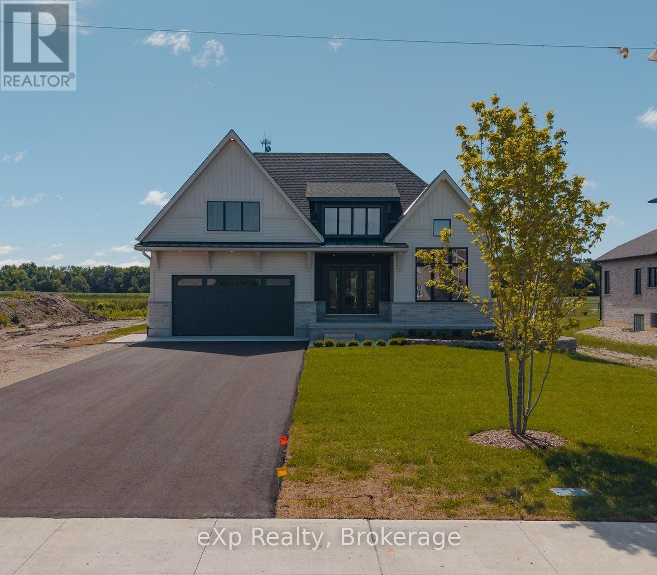 1036 Walton Avenue N, North Perth, Ontario  N4W 3S2 - Photo 2 - X13536250