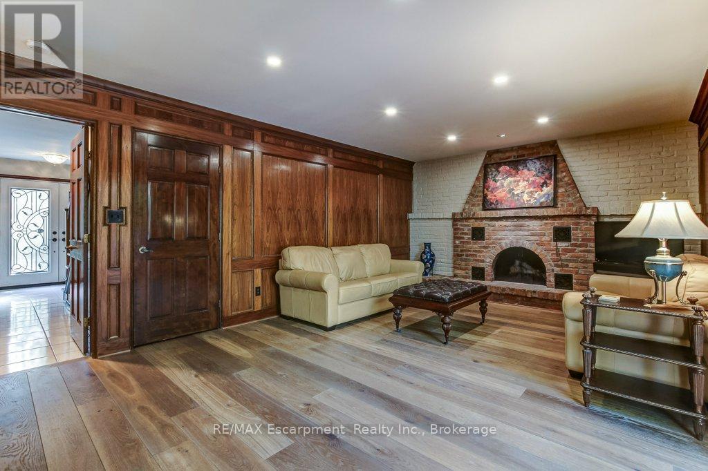 215 Briar Hill Crescent, Hamilton, Ontario  L9G 3M9 - Photo 19 - X13542964