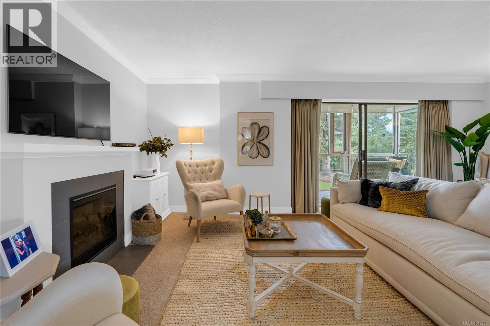 205 2125 Oak Bay Ave, Oak Bay, British Columbia  V8R 1E8 - Photo 4 - 1042730
