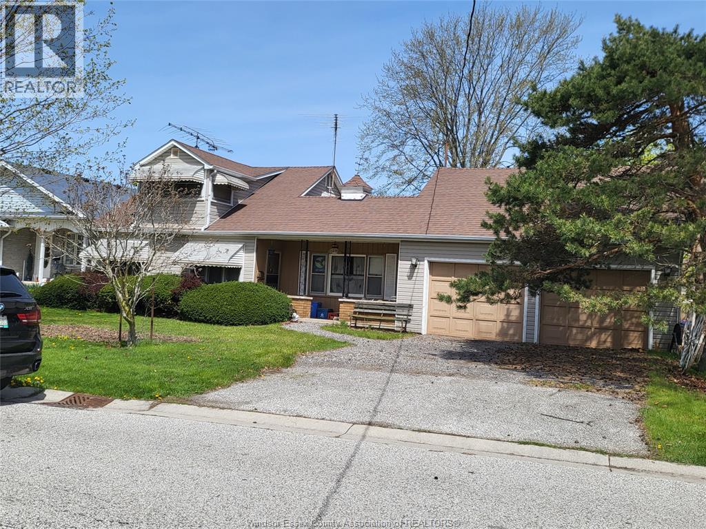 MLS# 26016504: 504 LAKE DRIVE, Kingsville, Canada