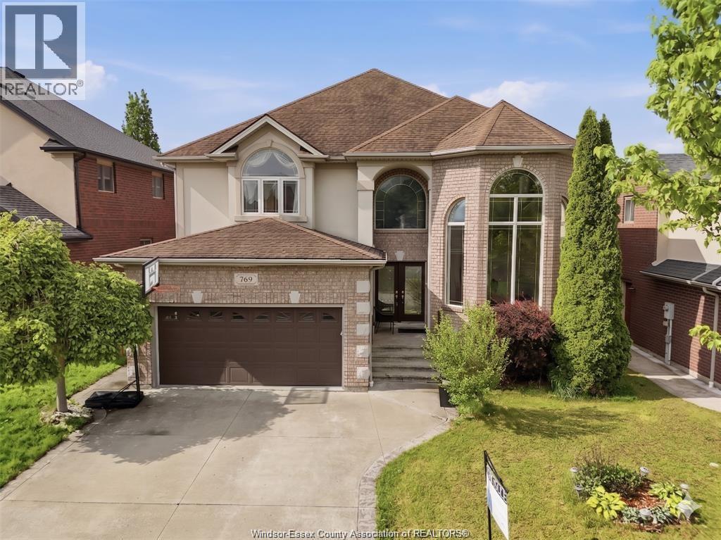 MLS# 26016502: 769 MASSIMO CRESCENT, Windsor, Canada