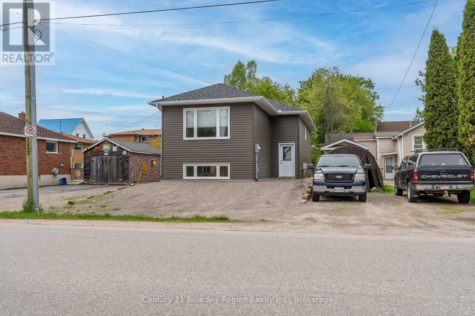 1556 FRASER STREET, North Bay (Central)